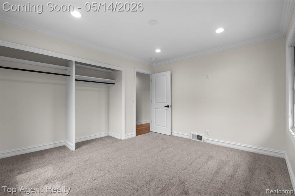 6739 White Pine Court, Bloomfield Hills, MI 48301 — Photo 29