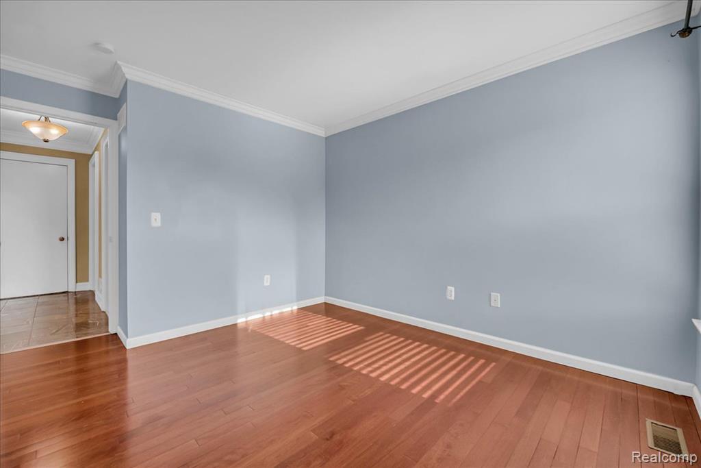 673 Ethan Drive, Westland, MI — Photo 22