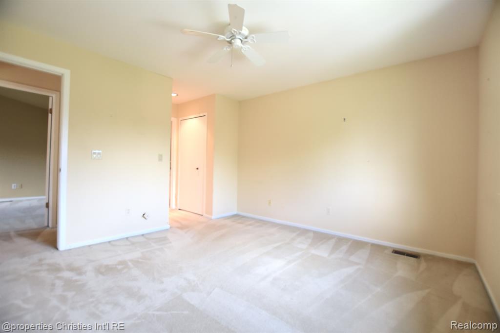 1752 S HILL Boulevard, Bloomfield Hills, MI 48304 — Photo 26