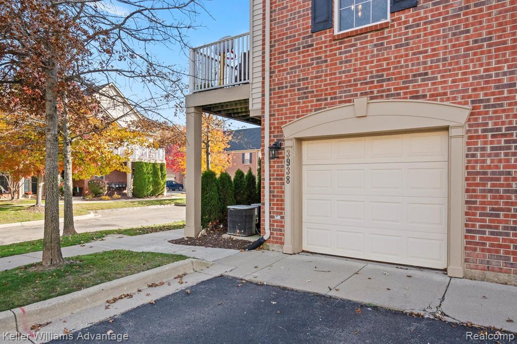 3938 RADCLIFF Drive, Canton, MI 48188 — Photo 30