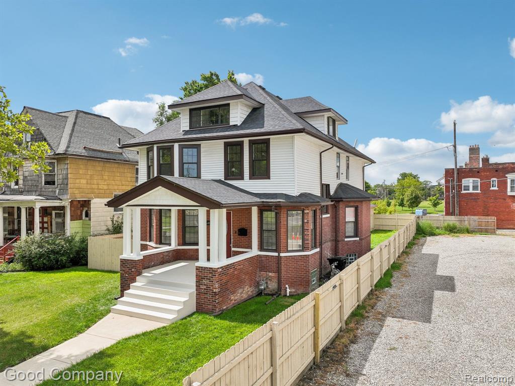 1645 CADILLAC Boulevard, Detroit, MI 48214 — Photo 5