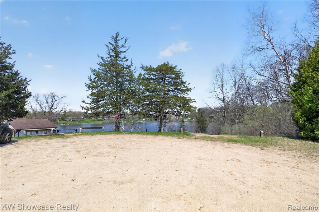662 Tierney Avenue, Highland, MI 48356 — Photo 45