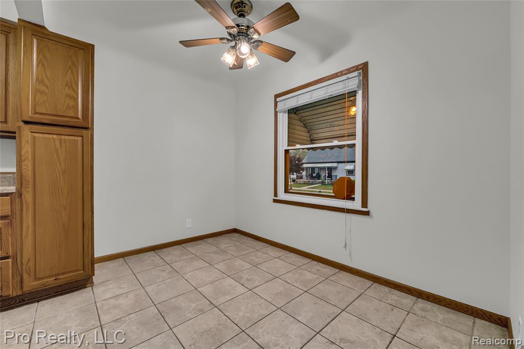 650 CLEOPHUS Parkway, Lincoln Park, MI 48146 — Photo 6