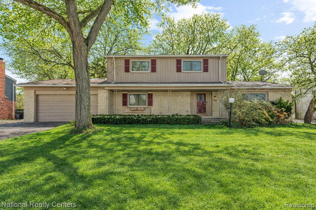 4817 Faircourt Drive, West Bloomfield, MI — front exterior