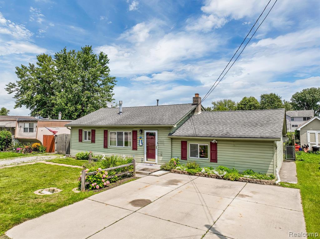 7321 BEALANE Road, Clay, MI 48001 — Photo 4