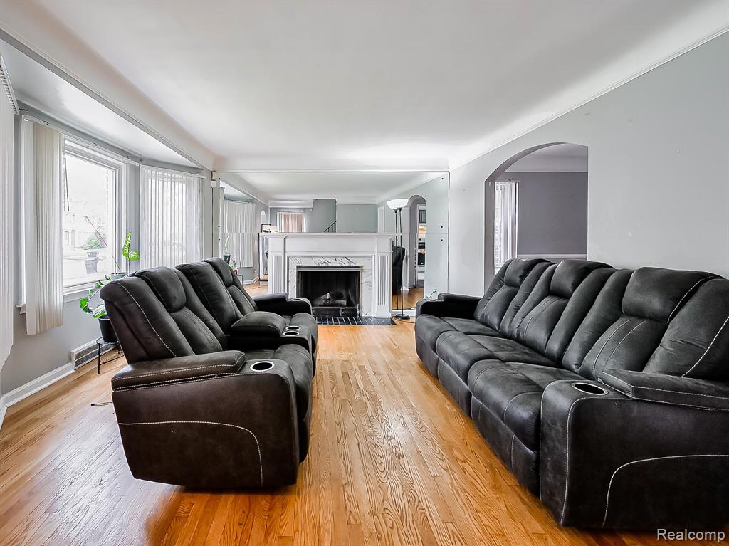 5936 Hillcrest Street, Grosse Pointe, MI 48236 — Photo 4