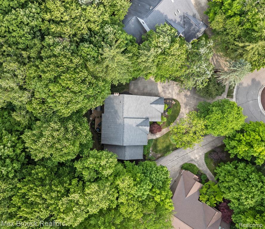6224 Bromley Court, West Bloomfield, MI — Photo 44