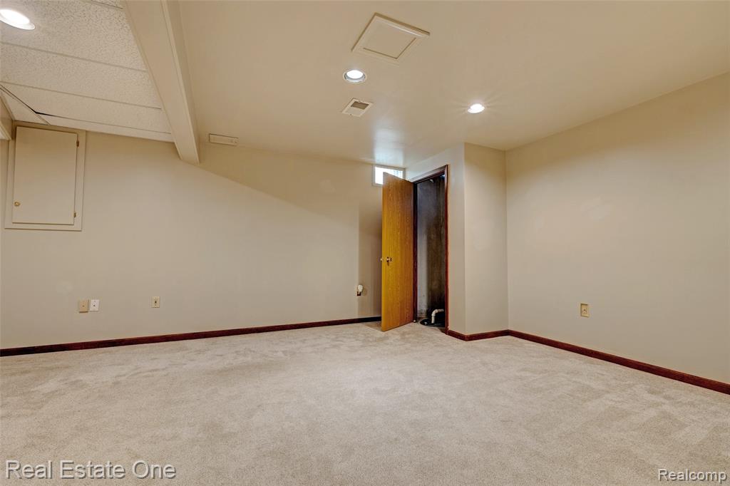 5370 Greenview Drive, Clarkston, MI 48348 — Photo 44
