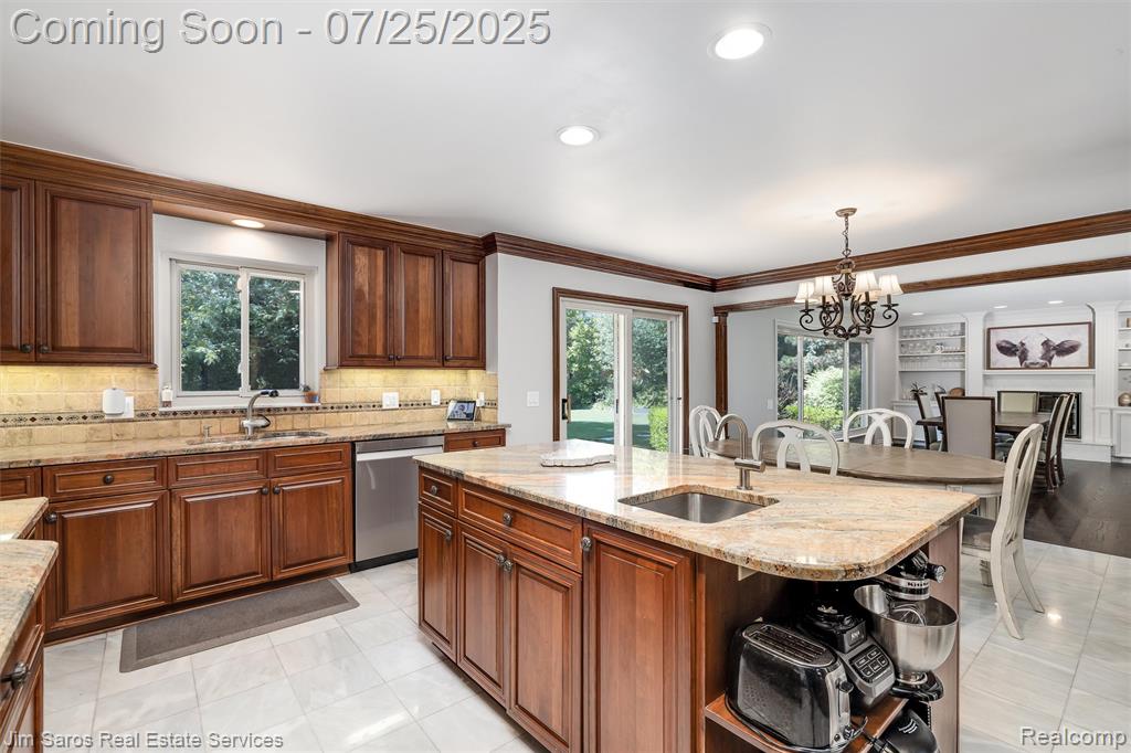 753 Perrien Place, Grosse Pointe Woods, MI 48236 — Photo 8