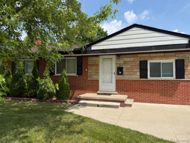 8403 Darlene Street, Warren, MI 48093 — front exterior