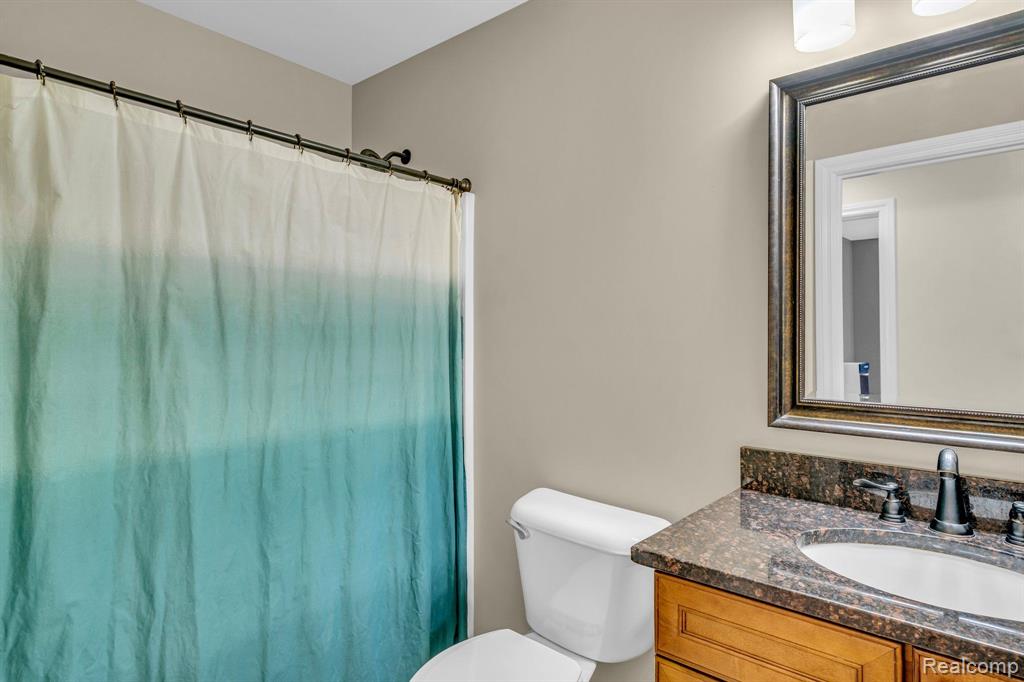 5274 STILLWATER Road, Bay City, MI 48706 — Photo 17