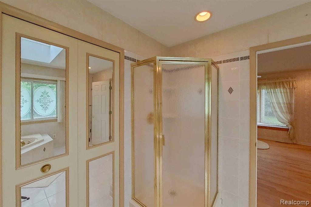 4395 OLD CARRIAGE Road, Flint, MI 48507 — Photo 25