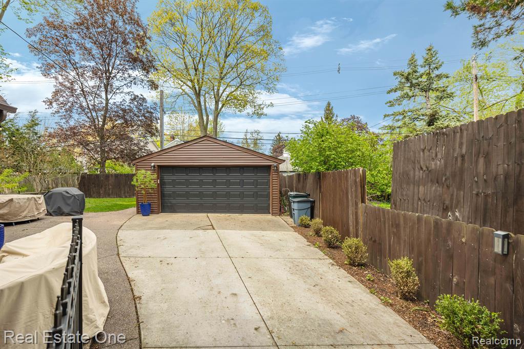 33 SYLVAN Avenue, Pleasant Ridge, MI — Photo 55