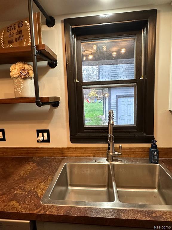 617 N LINCOLN Street, Durand, MI 48429 — Photo 14