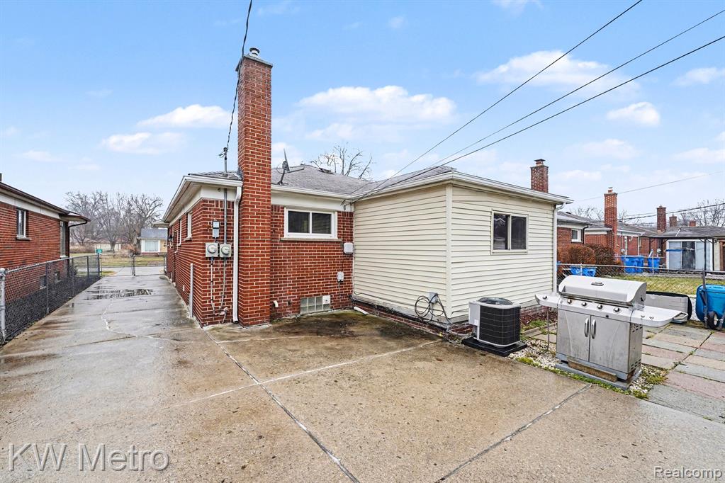 3954 Vassar Street, Dearborn Heights, MI 48125 — Photo 17