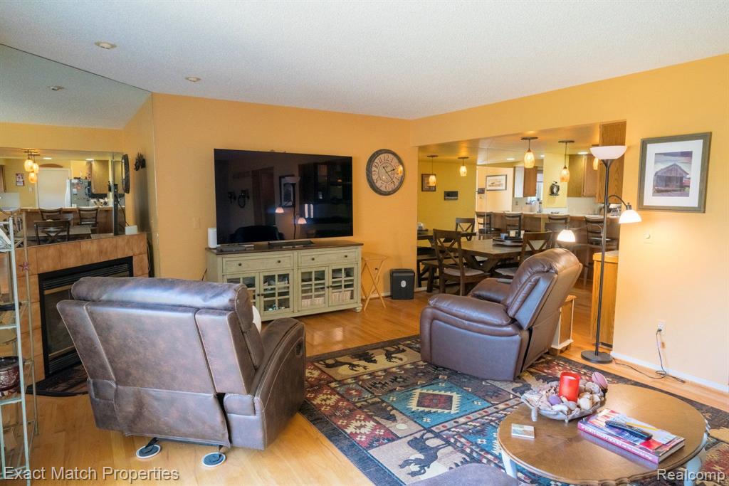 6896 NORTHCREST Way E, 15, Clarkston, MI — Photo 18