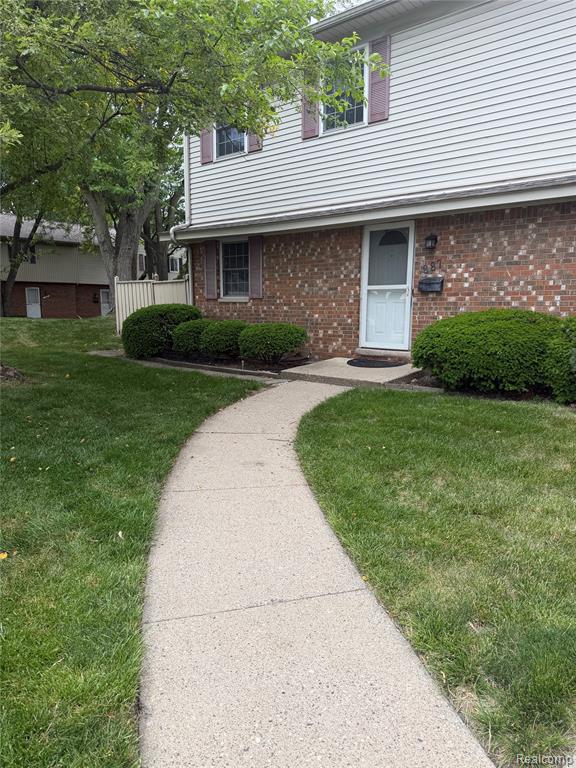 887 Kirts Boulevard, Troy, MI 48084 — Photo 2