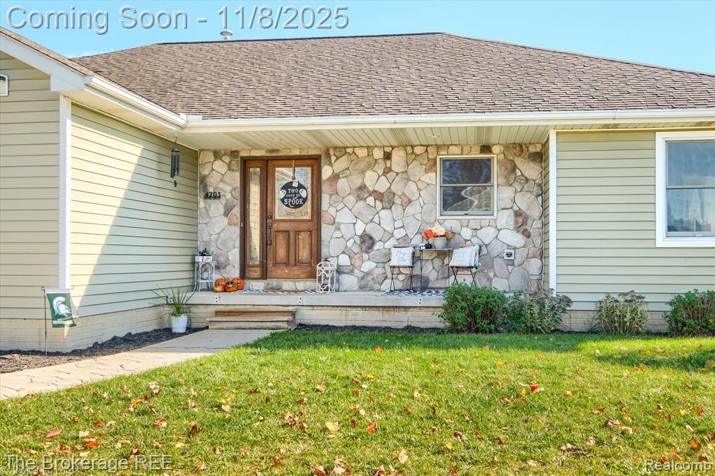 4203 Crystal Cove Court, Linden, MI 48451 — Photo 2