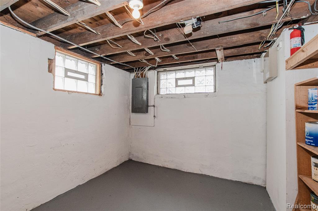 927 N Maple Avenue, Royal Oak, MI 48067 — Photo 69