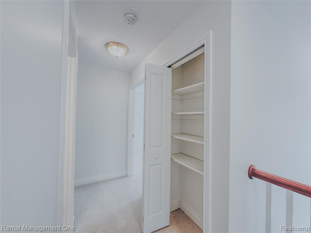 5742 PUTNAM Drive, West Bloomfield, MI 48323 — Photo 30