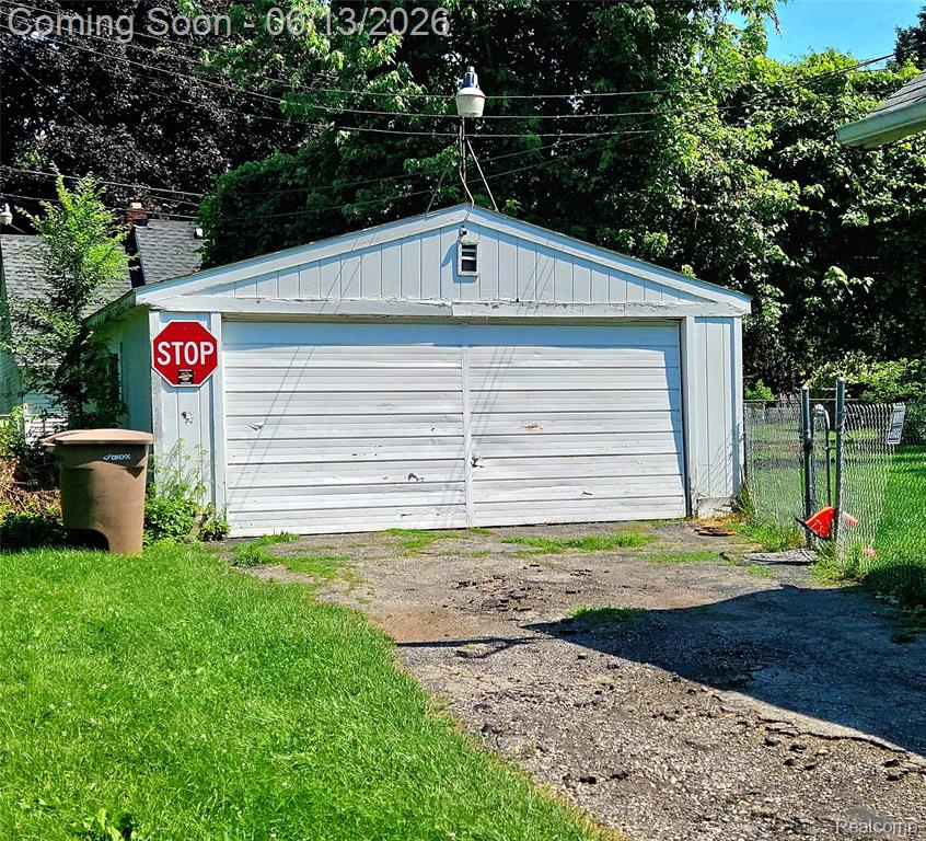 675 E Beverly Avenue, Pontiac, MI 48340 — Photo 11