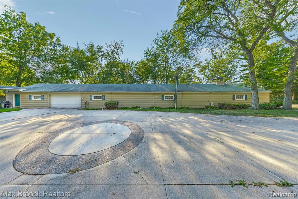 4241 S Shore Street, Waterford, MI 48328 — Photo 59