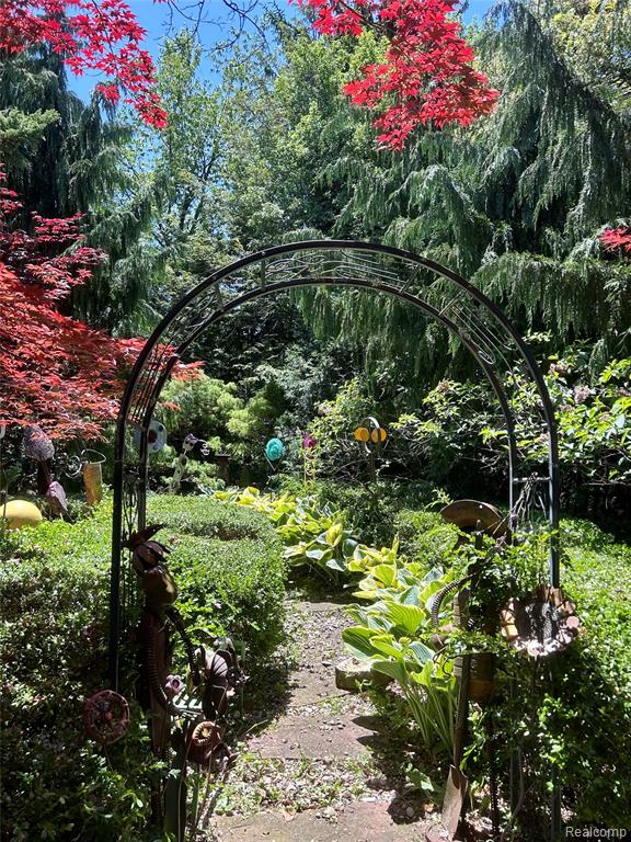 5236 Patrick Road, West Bloomfield, MI — Photo 40