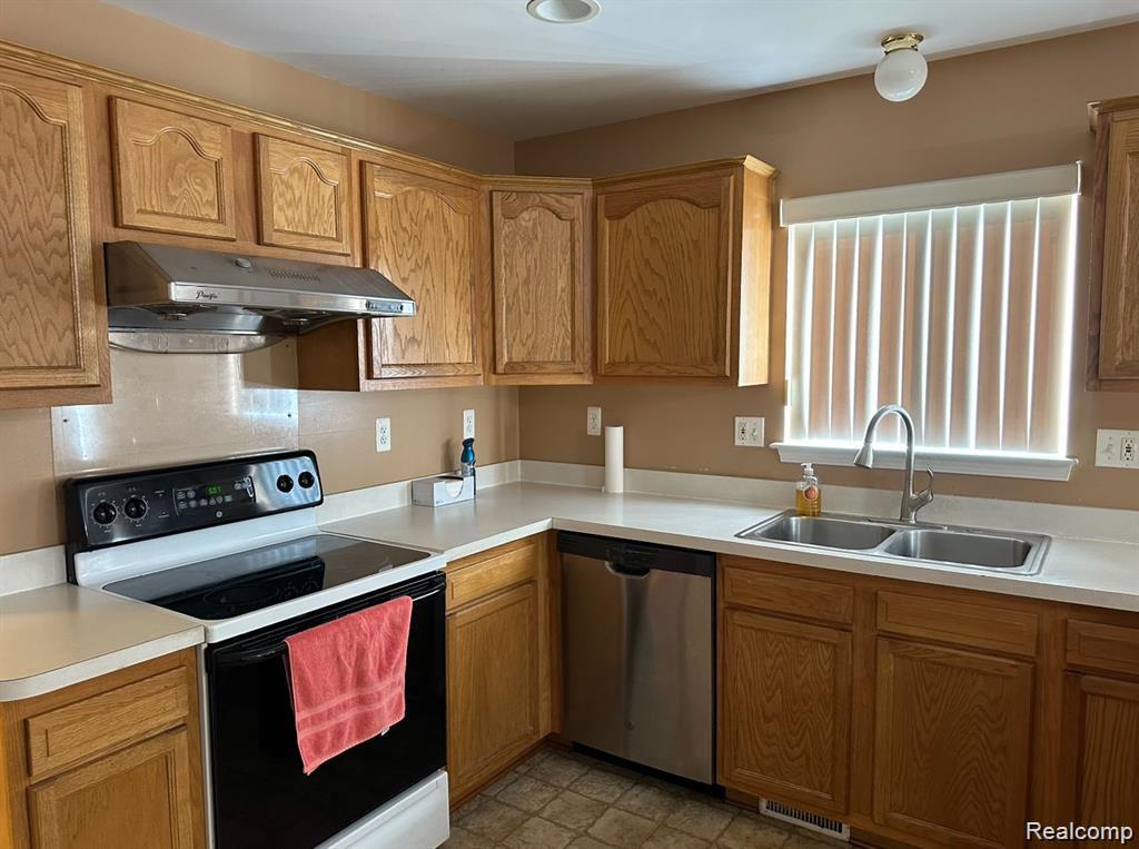 3970 ORCHARD VIEW Avenue, Rochester Hills, MI 48307 — Photo 25