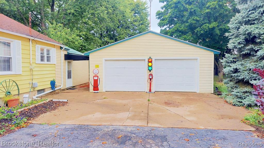 5104 CHESANING Road, Chesaning, MI 48616 — Photo 4