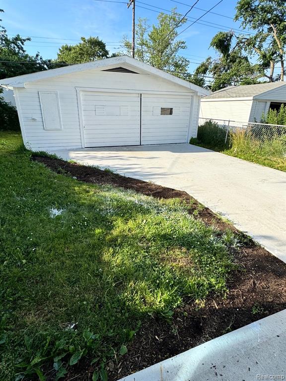 8463 Paige Avenue, Warren, MI 48089 — Photo 14