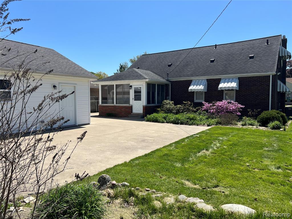 13226 Catalpa Street, Southgate, MI 48195 — Photo 8