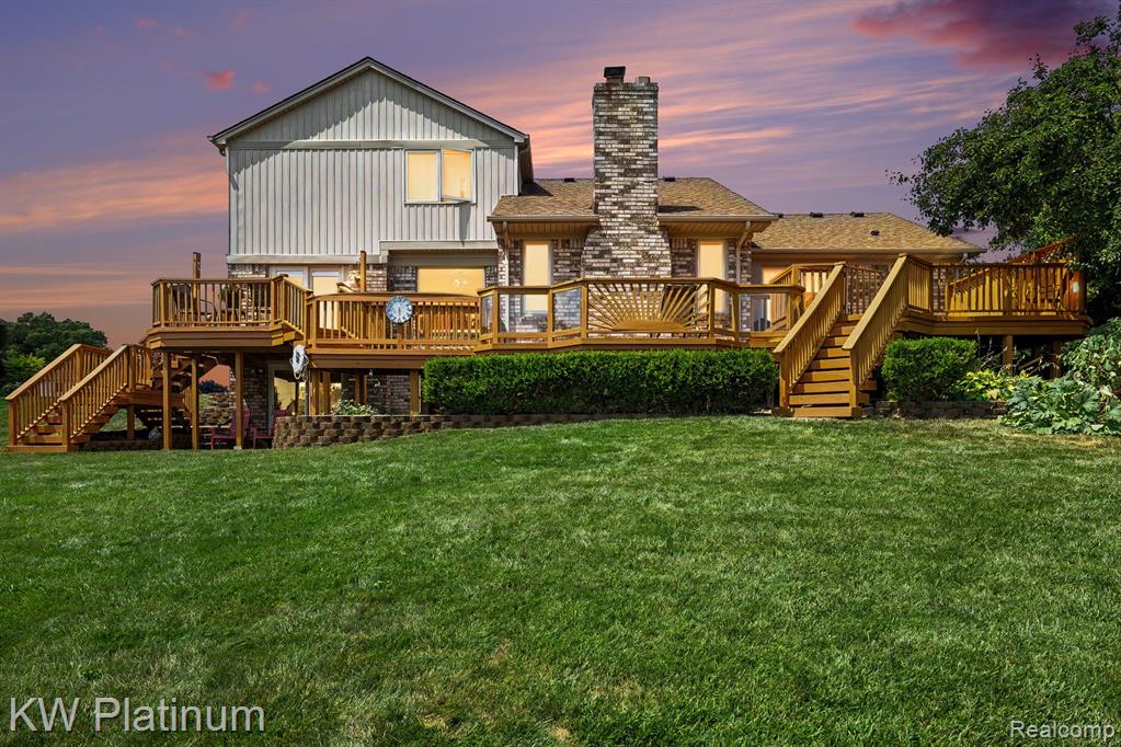 46916 Spruce Drive, Utica, MI 48315