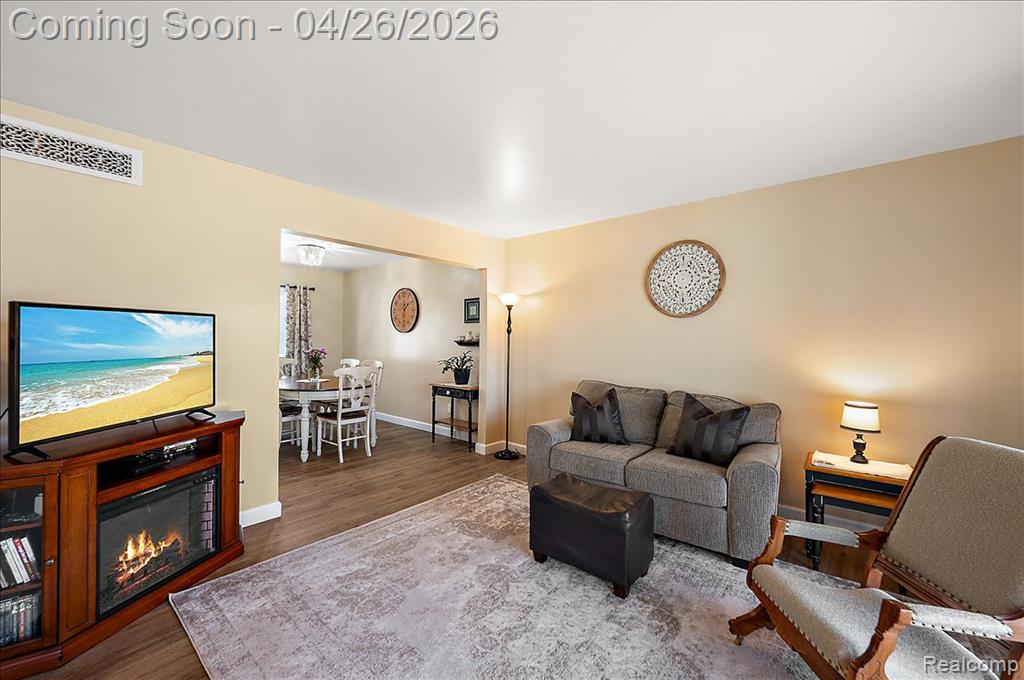 32080 Sherwood, Fraser, MI 48026 — Photo 5