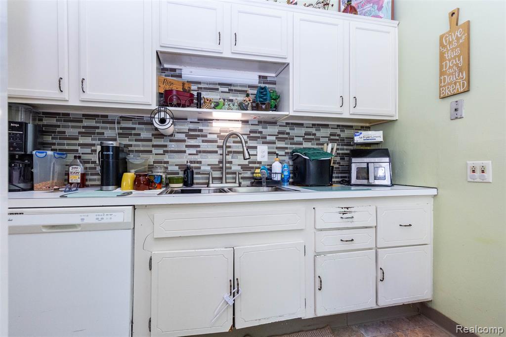8315 Ingram Street, Westland, MI — Photo 13