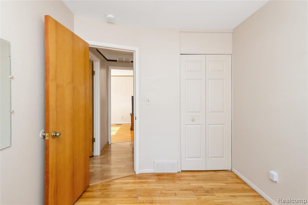 5836 Norborne Avenue, Dearborn Heights, MI 48127 — Photo 14