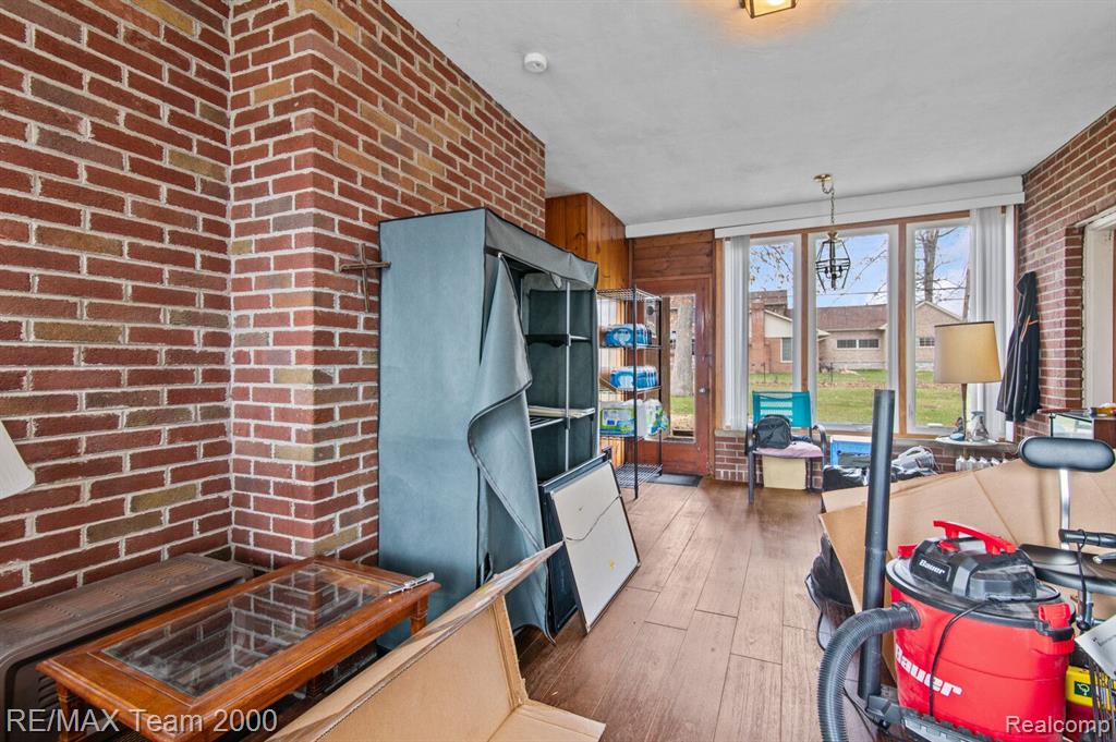 675 WOODCREST Drive, Dearborn, MI 48124 — Photo 13
