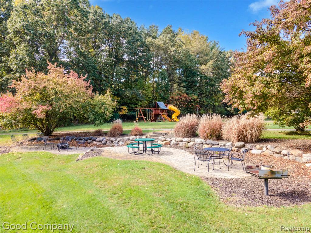 8726 Sunrise Mist Drive, Pinckney, MI 48169 — Photo 58