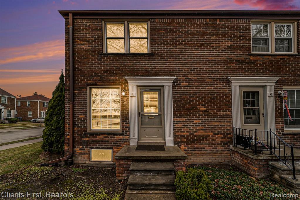 4600 FIRESTONE Street, 8, Dearborn, MI 48126 — Photo 2