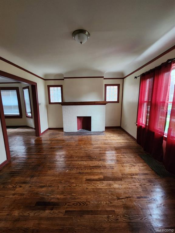 1919 Lawrence Street - Photo 2