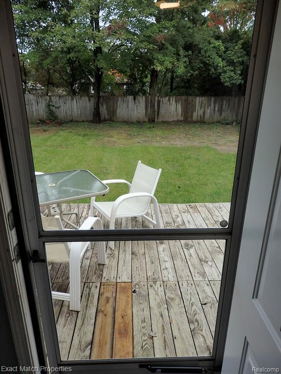409 LAKEVIEW Street, Holly, MI 48442 — Photo 21