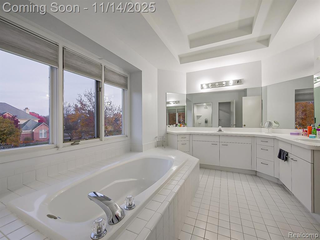 7359 Woodlore Drive, West Bloomfield, MI 48323 — Photo 30