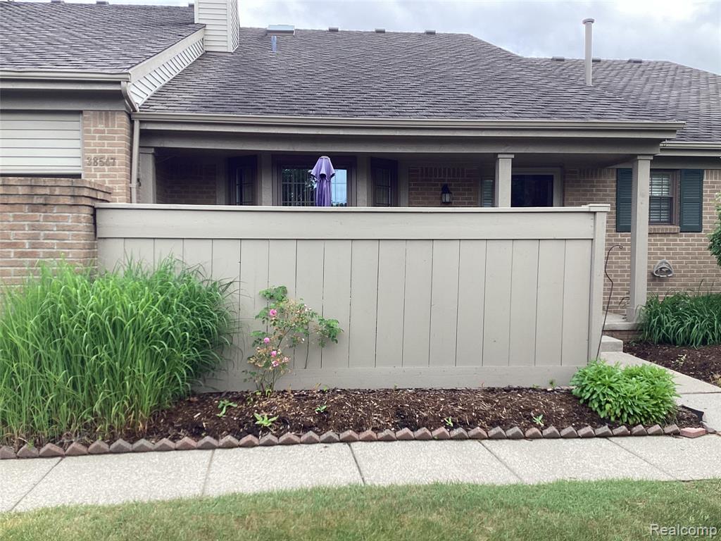 38547 Darbyshire, Farmington Hills, MI 48331 — Photo 7