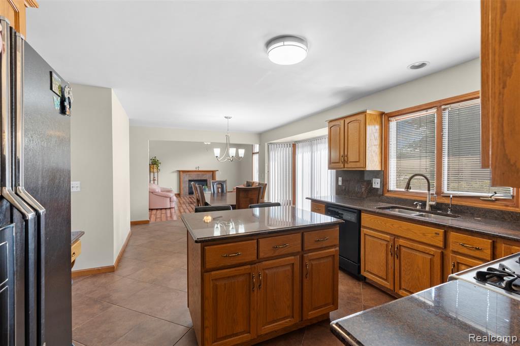47668 Whippoorwill Drive, Macomb, MI 48044 — Photo 15