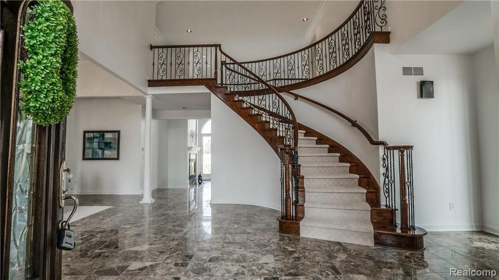 748 Eltham Court, Ann Arbor, MI 48103 — Photo 10