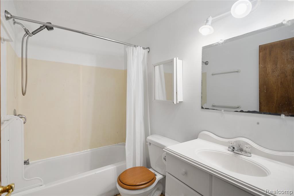 825 Smith Street, Monroe, MI 48161 — Photo 14