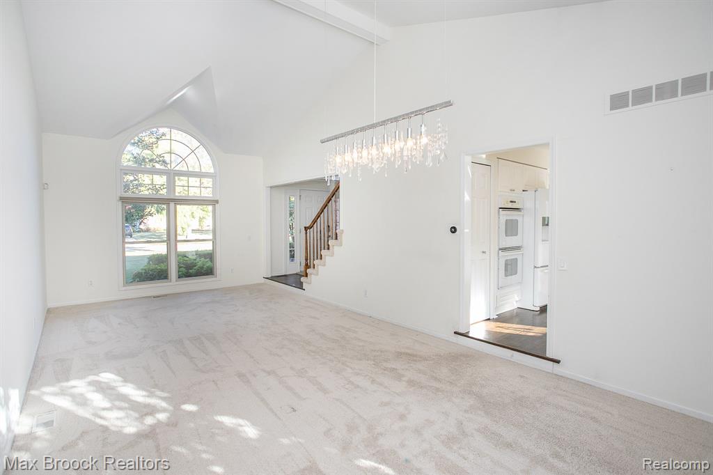 6817 Woodcrest Drive, Troy, MI 48098 — Photo 12