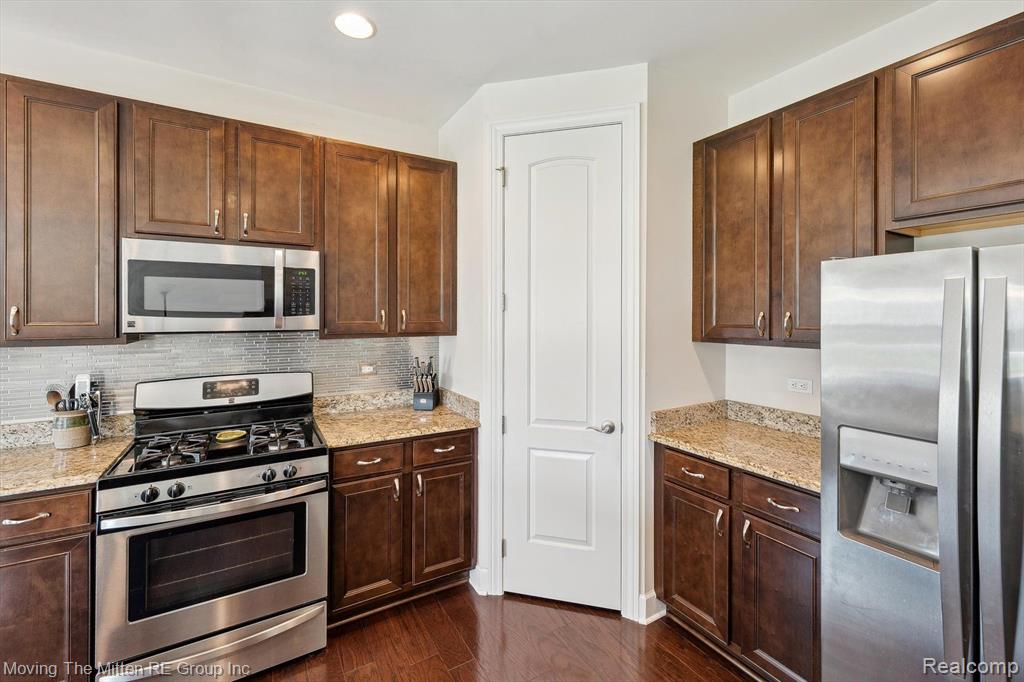 326 PROVINCE Lane, Canton, MI 48188 — Photo 14