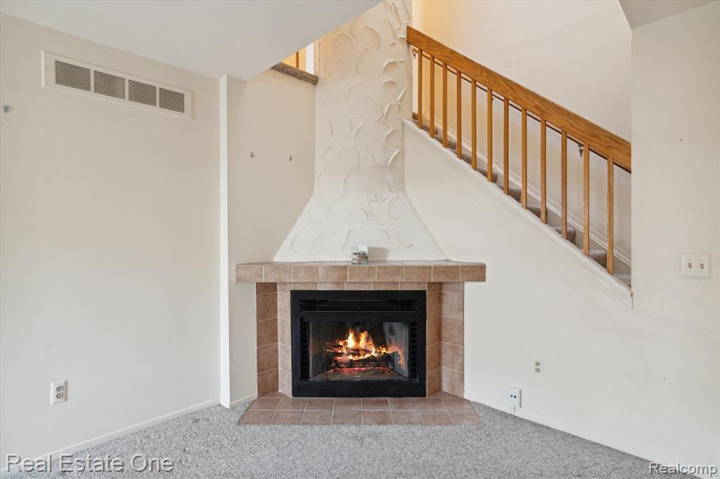 38826 Country Circle, Farmington Hills, MI 48331 — Photo 9