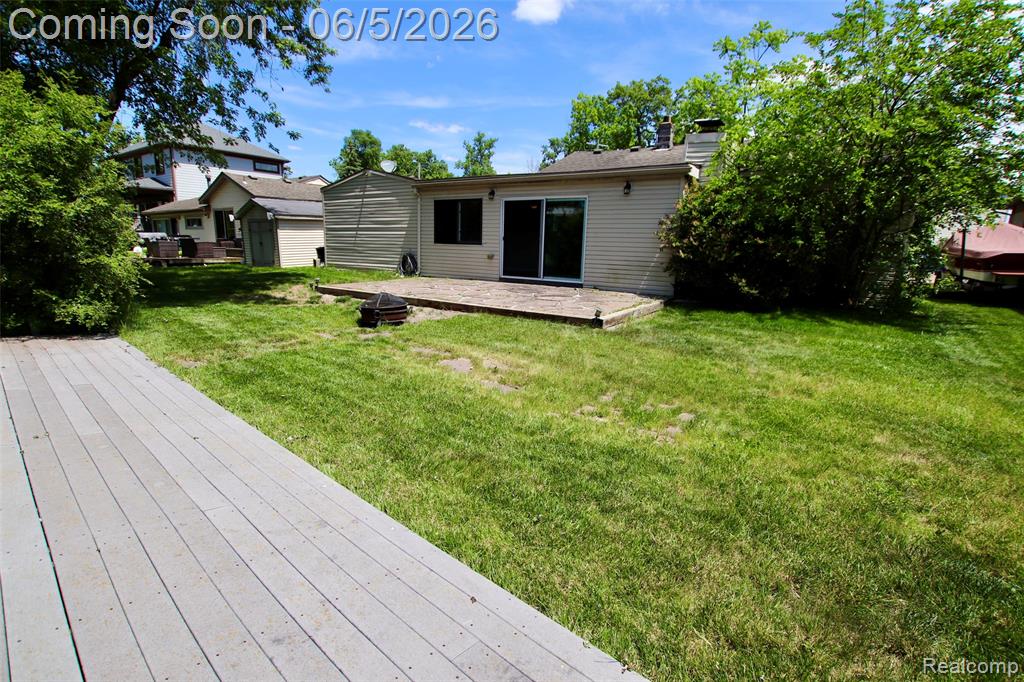 7044 Desmond Road, Waterford, MI 48329 — Photo 51