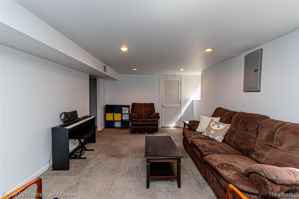 7093 Stonebrook Road, West Bloomfield, MI — Photo 59